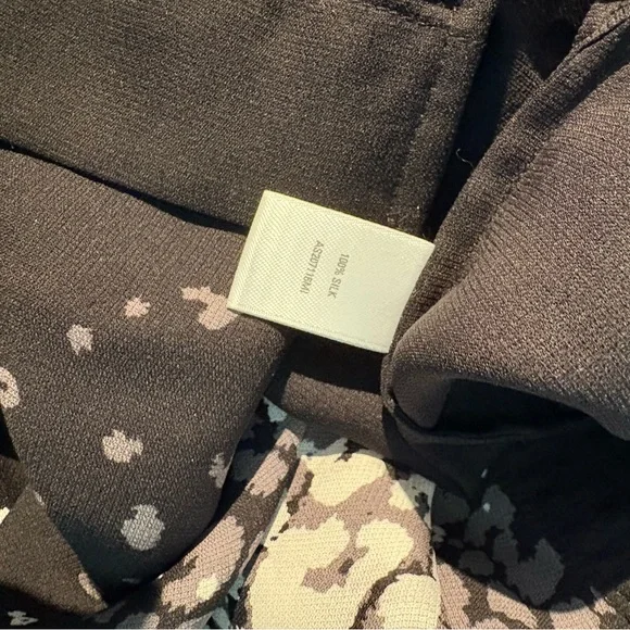 Amber Sun Silk Black, White & Grey Print V-Neck Blouse L - Picture 9 of 9